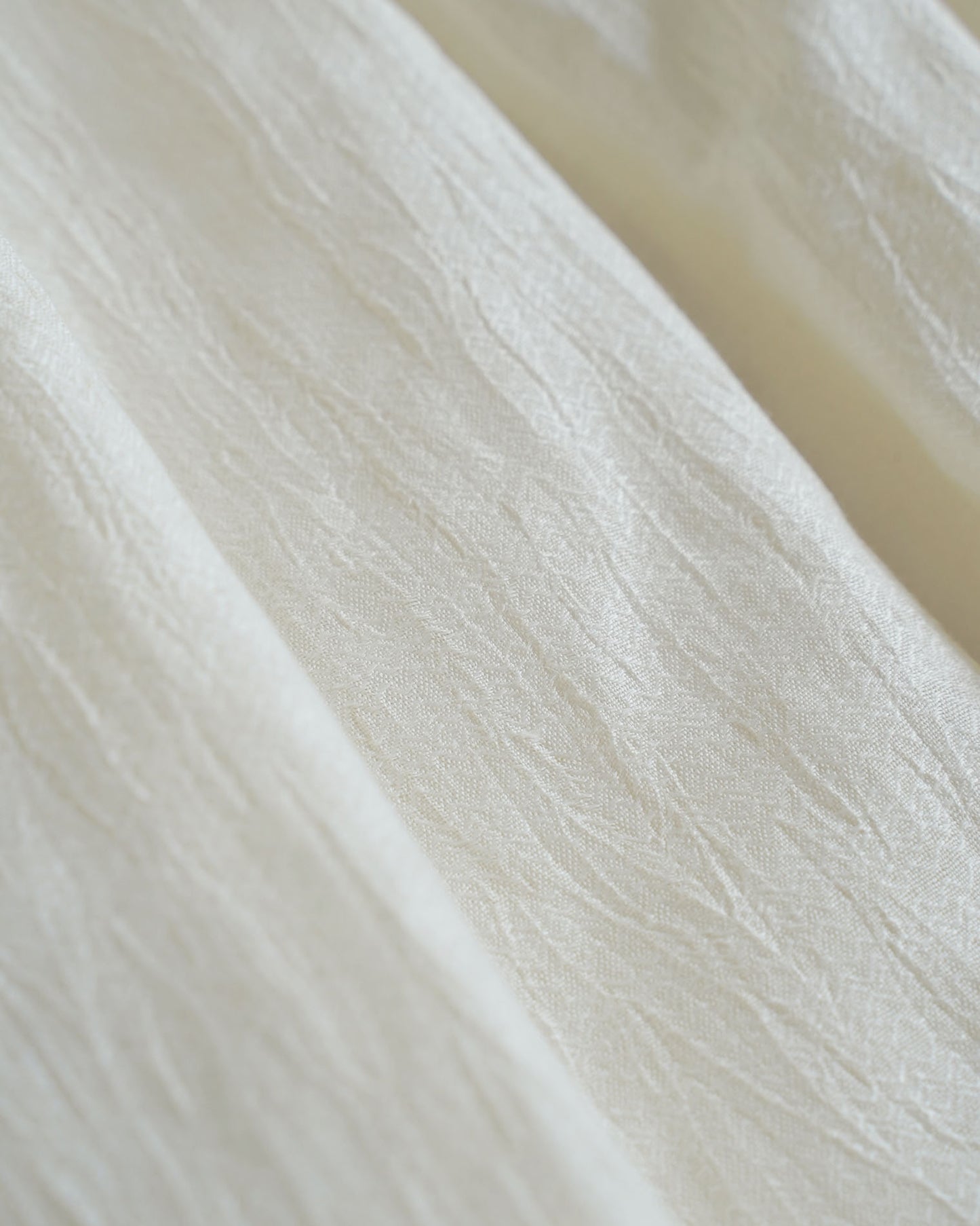 Boat neck gathered blouse / linen cotton dobby