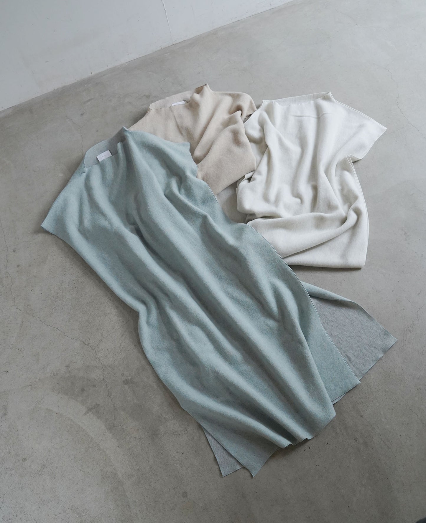 Playful Cape / Shaggy Wool