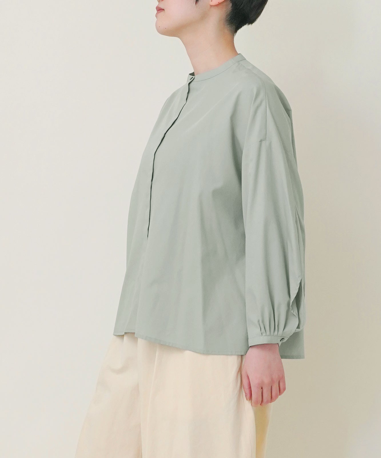 Tucked-in stand-up collar shirt, extra-long staple typewriter cotton