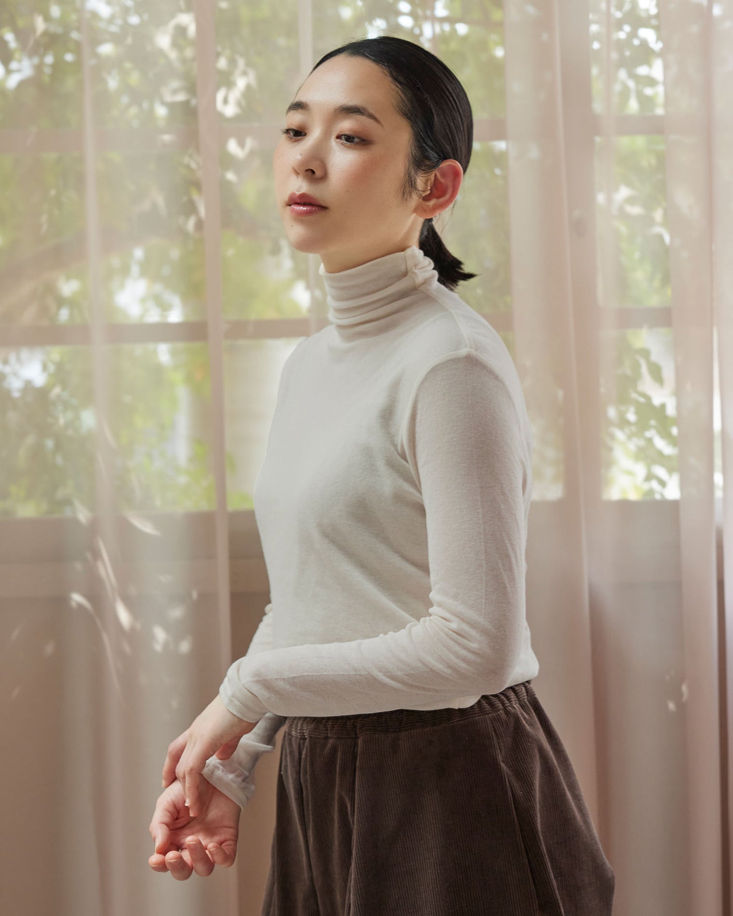 シフォンハイネック