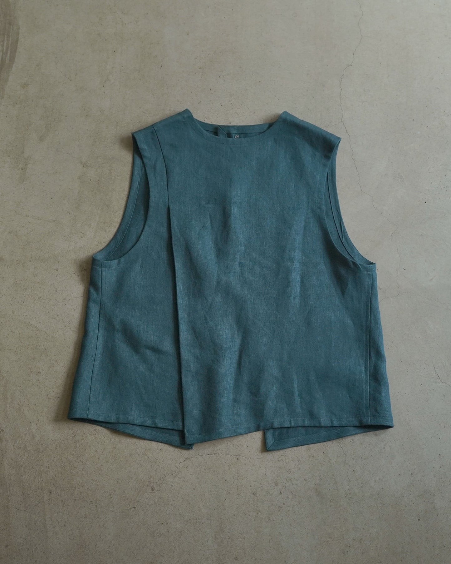 [Available from 12:00 PM on Saturday, September 13th] Tucked Vest / Heavy Linen Twill / Green