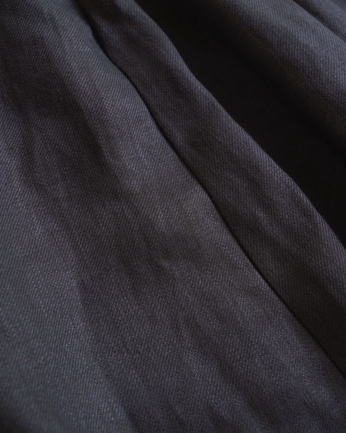 [Available from 12:00 PM on Saturday, September 13th] Wide-leg pants / Heavy linen twill / Black
