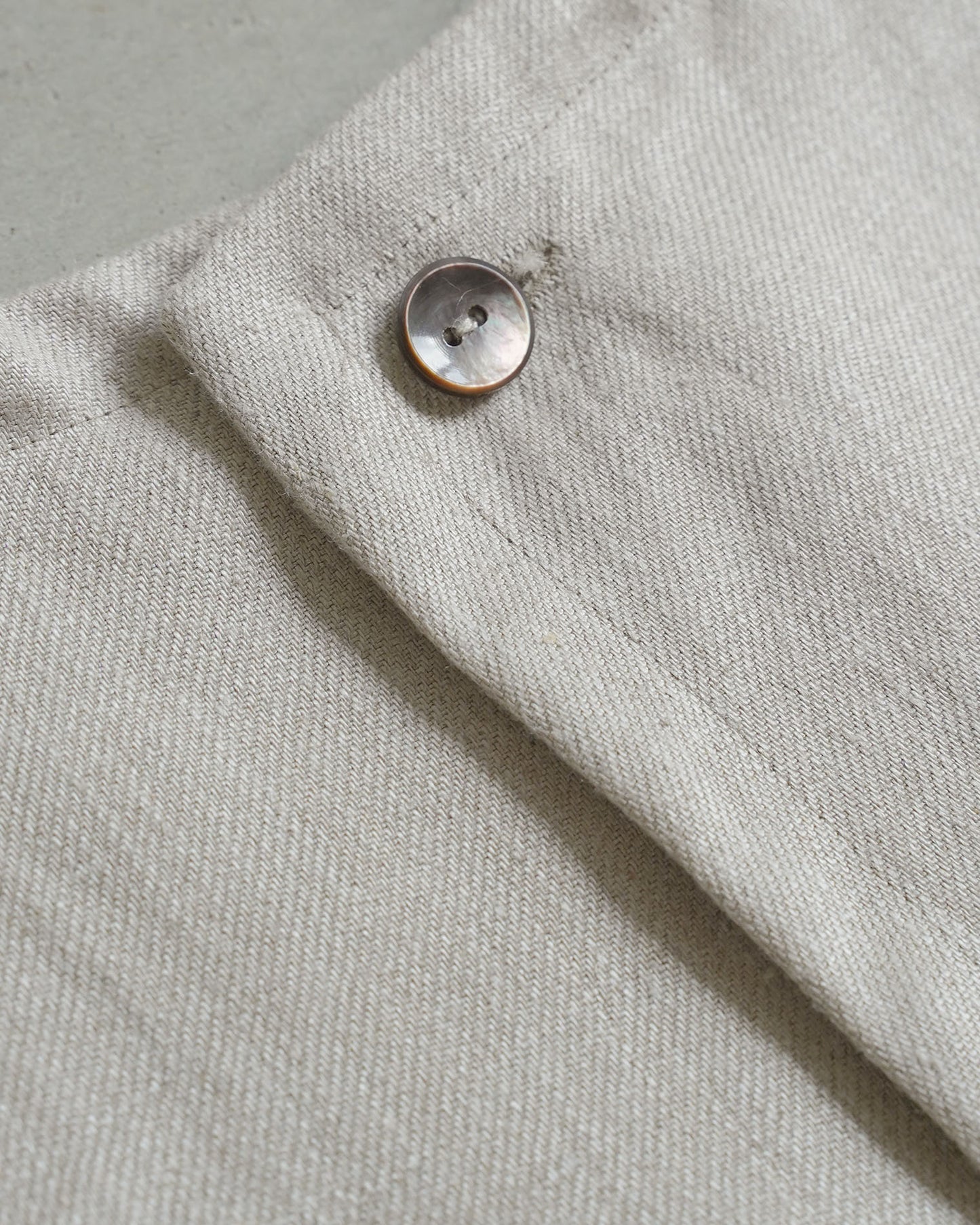[Available from 12:00 PM on Saturday, September 13th] Tucked Vest / Heavy Linen Twill / Beige