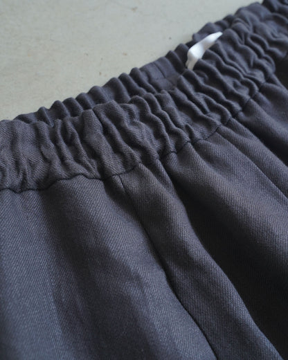 [Available from 12:00 PM on Saturday, September 13th] Wide-leg pants / Heavy linen twill / Black