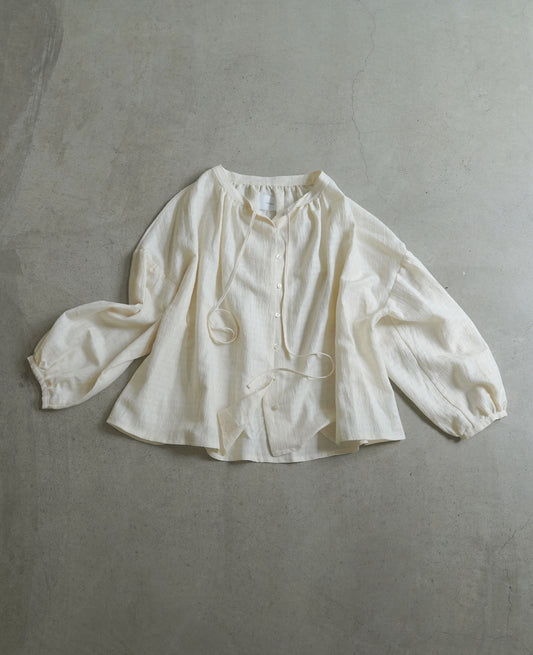 Boat neck gathered blouse / linen cotton dobby