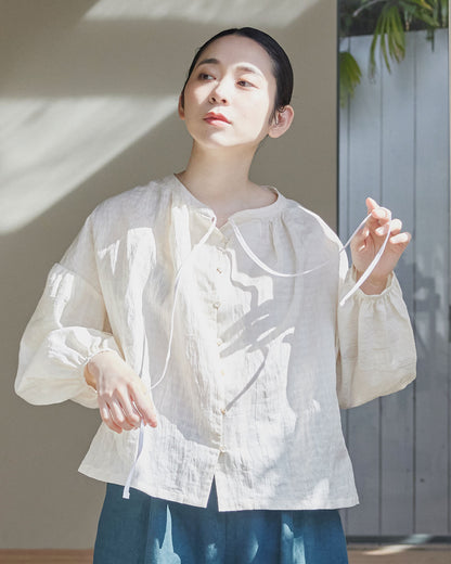 Boat neck gathered blouse / linen cotton dobby