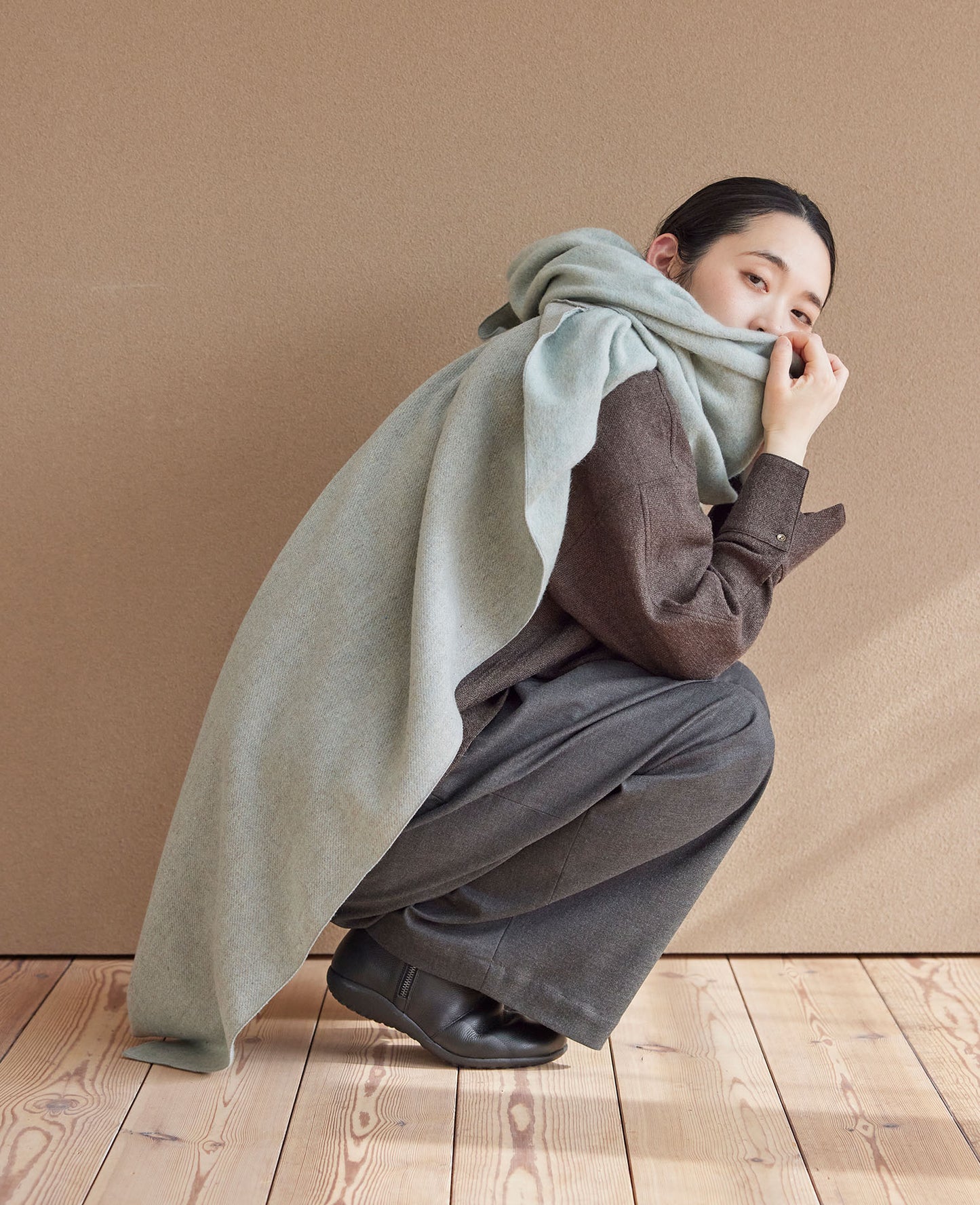 プレイフルケープ / シャギーウール / ペールブルー