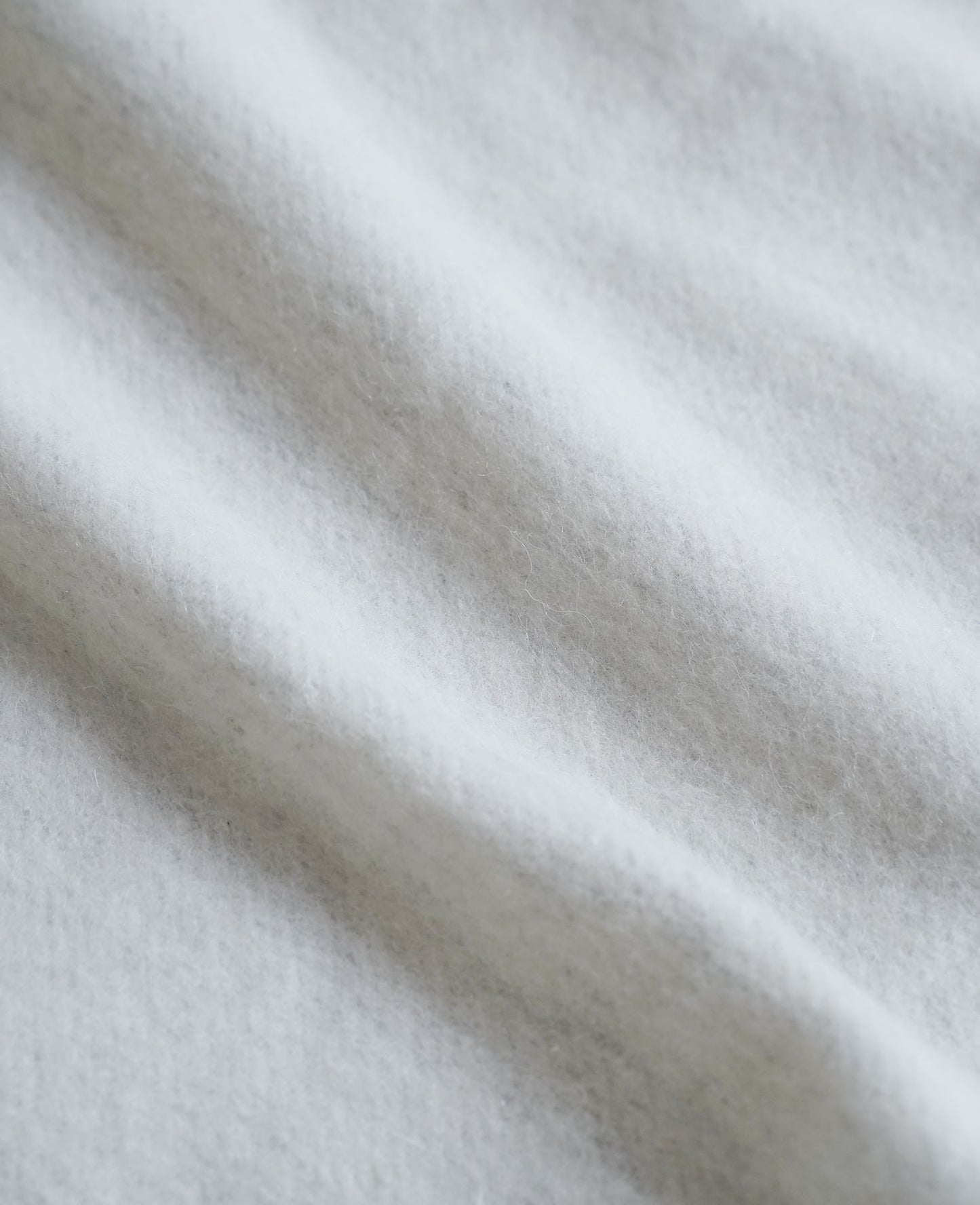 Playful Cape / Shaggy Wool