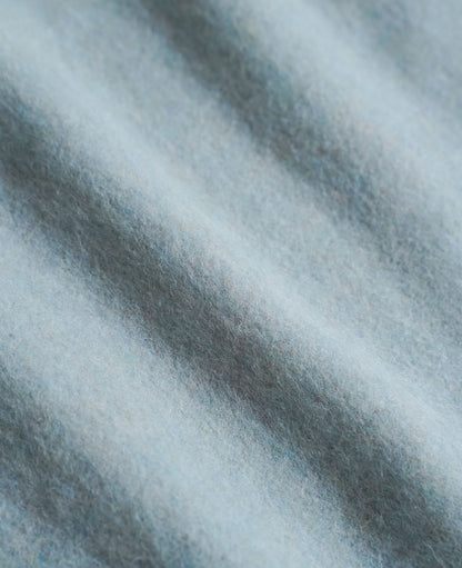 プレイフルケープ / シャギーウール / ペールブルー