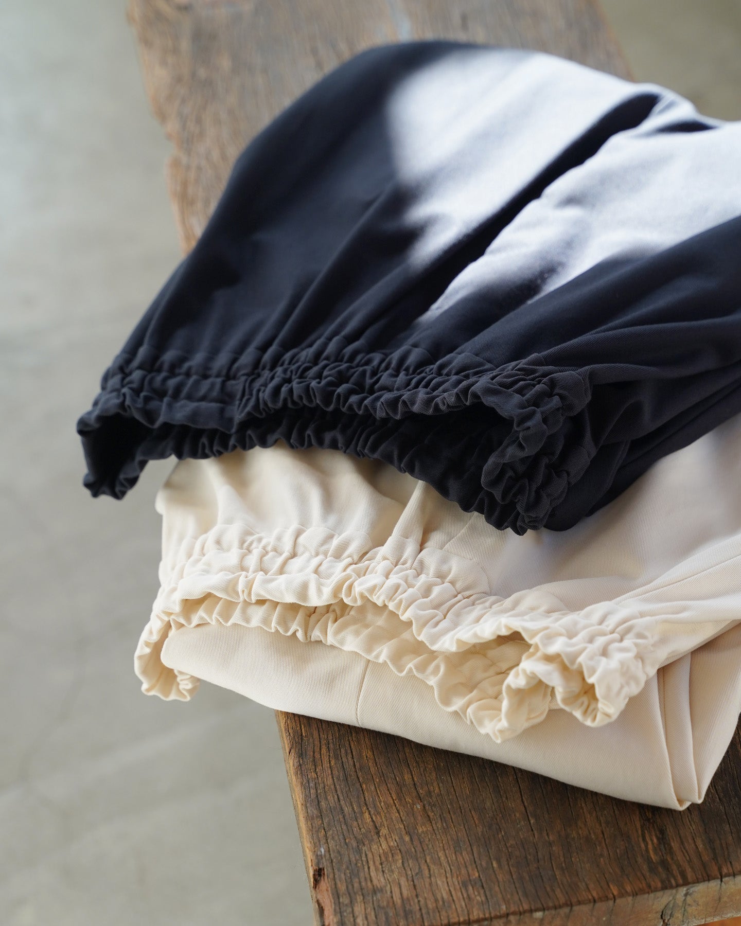 [Available from 12:00 PM on Saturday, December 6th] Tapered Pants / Twisted Twill / Ivory