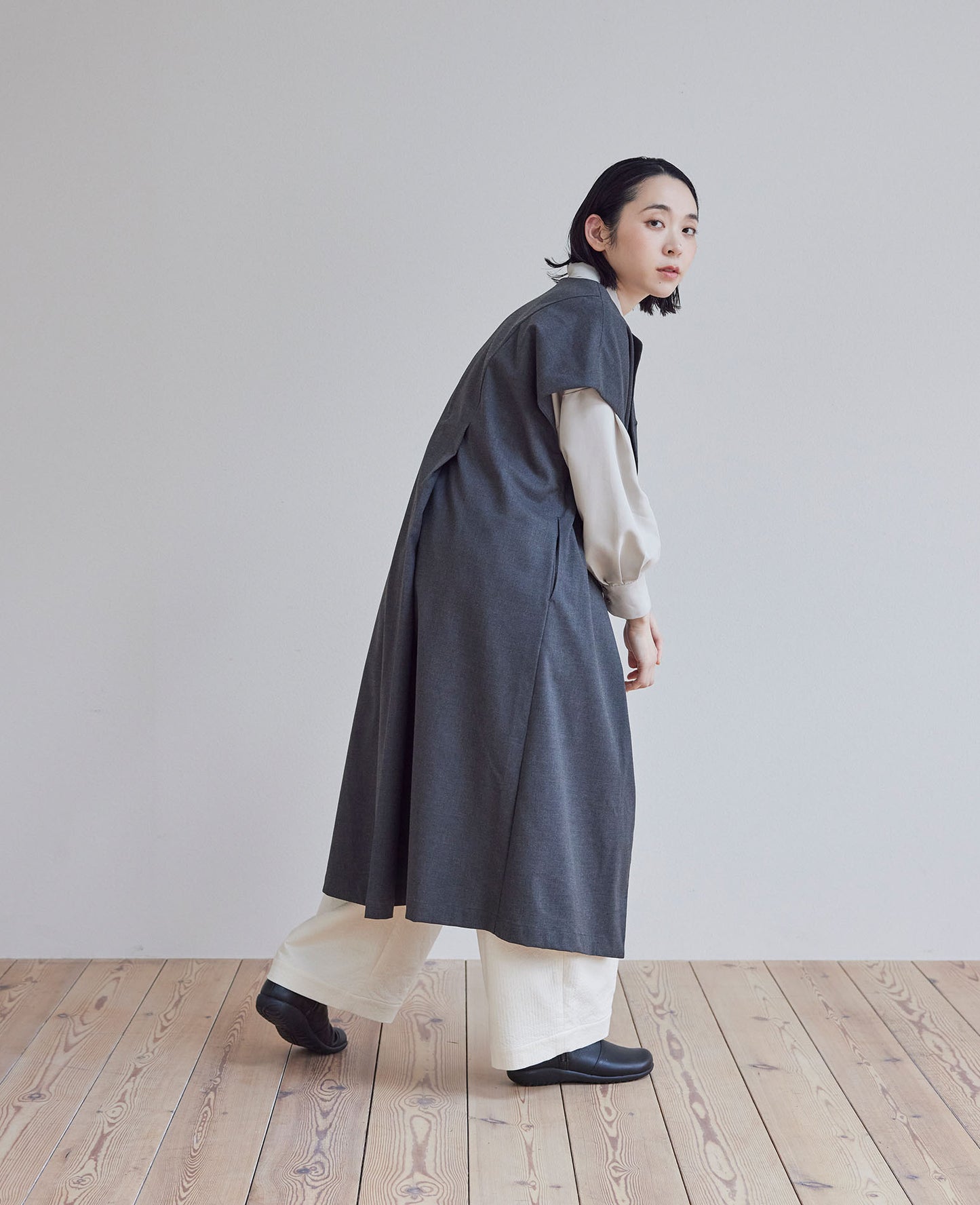 ノーカラーコクーンベスト / TRツイル