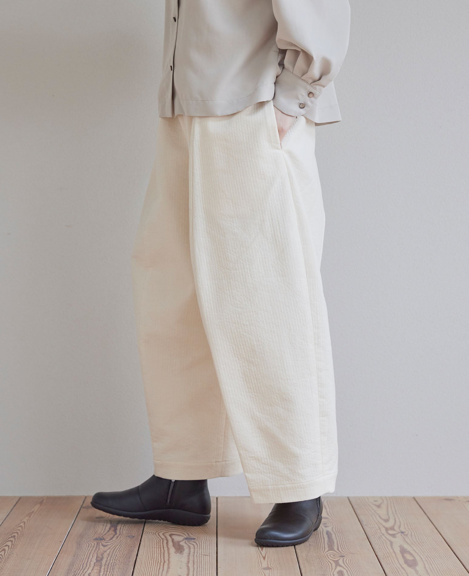 entwa 風の栖 テーパードパンツ テーパードパンツ – entwa