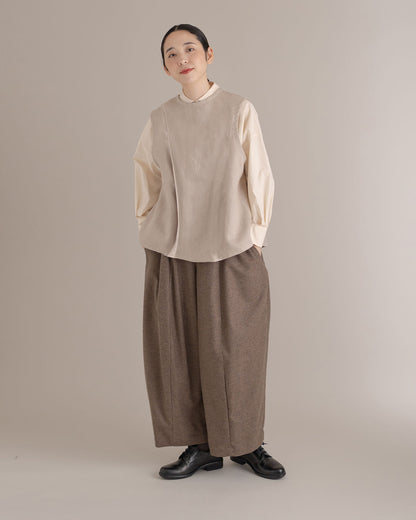 [Available from 12:00 PM on Saturday, September 13th] Tucked Vest / Heavy Linen Twill / Beige