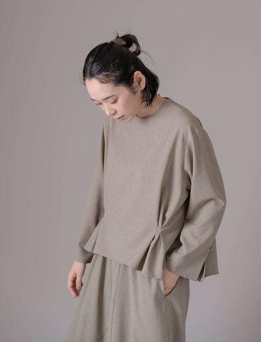 [On sale from 12:00 on Saturday, March 1st] Side tuck blouse / Melange polyester