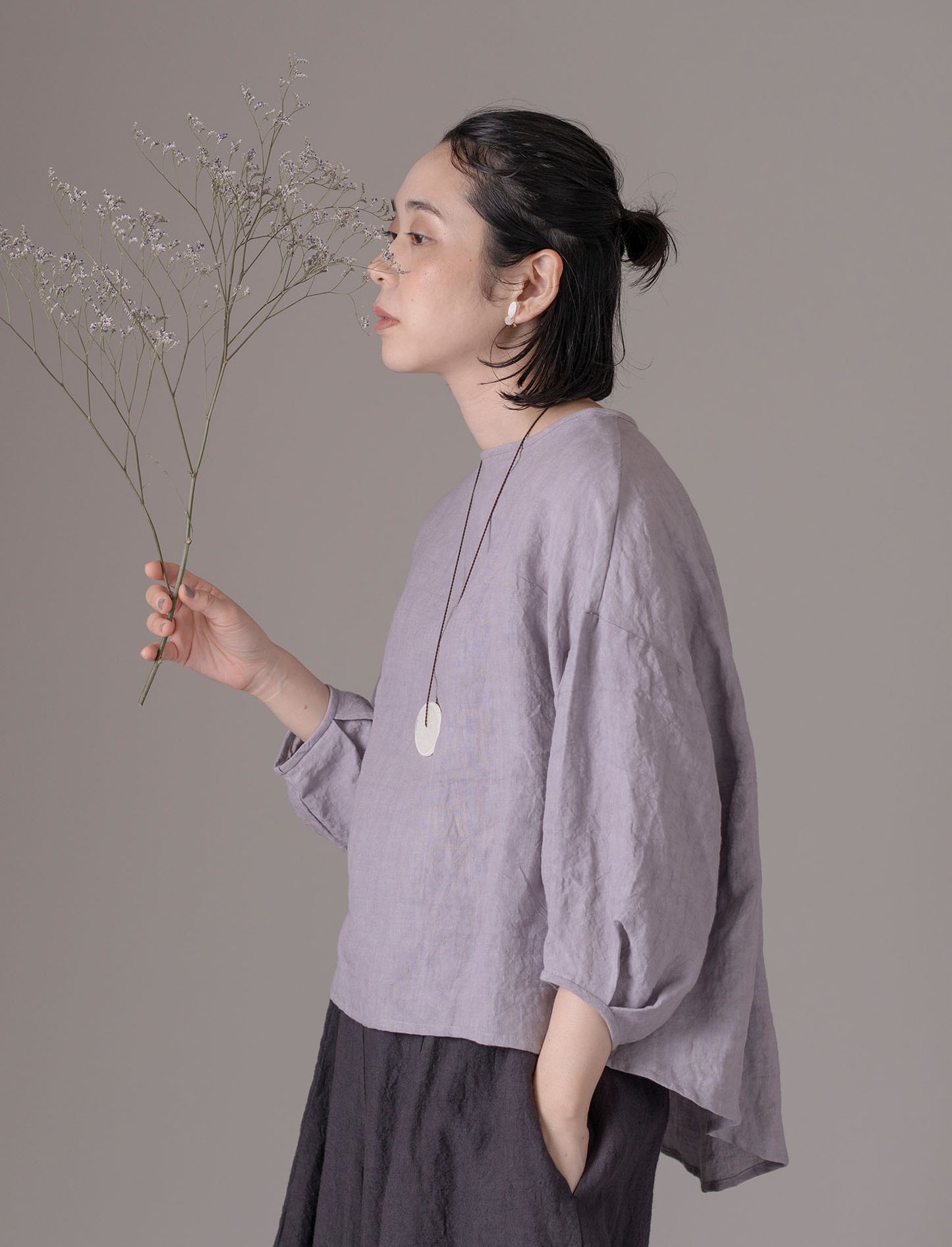 [On sale from 12:00 on Saturday, April 5th] Tuck pullover / Fanage linen LL