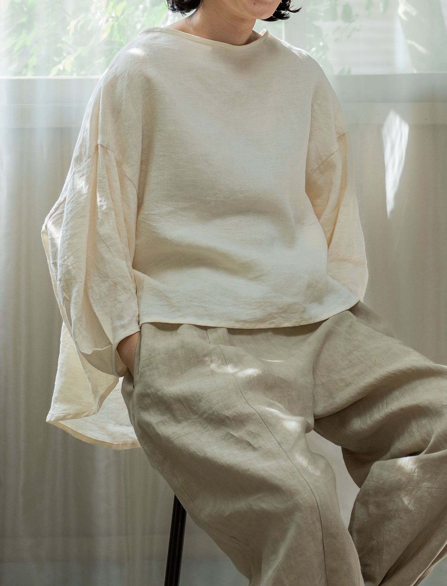 [On sale from 12:00 on Saturday, April 5th] Tuck pullover / Fanage linen