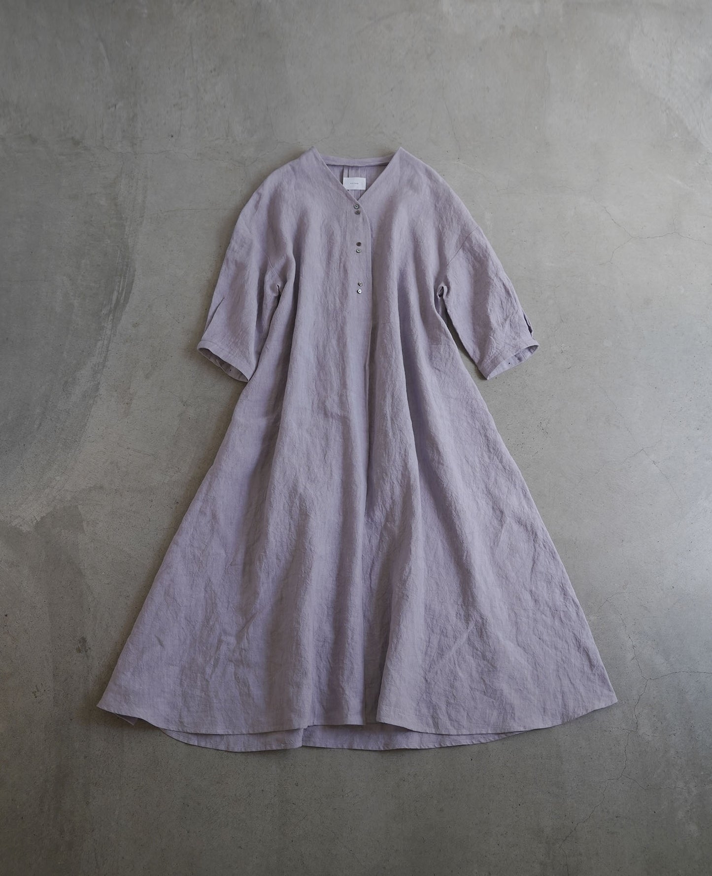 [On sale from 12:00 on Saturday, August 2nd] Tuck sleeve dress / Fanage linen
