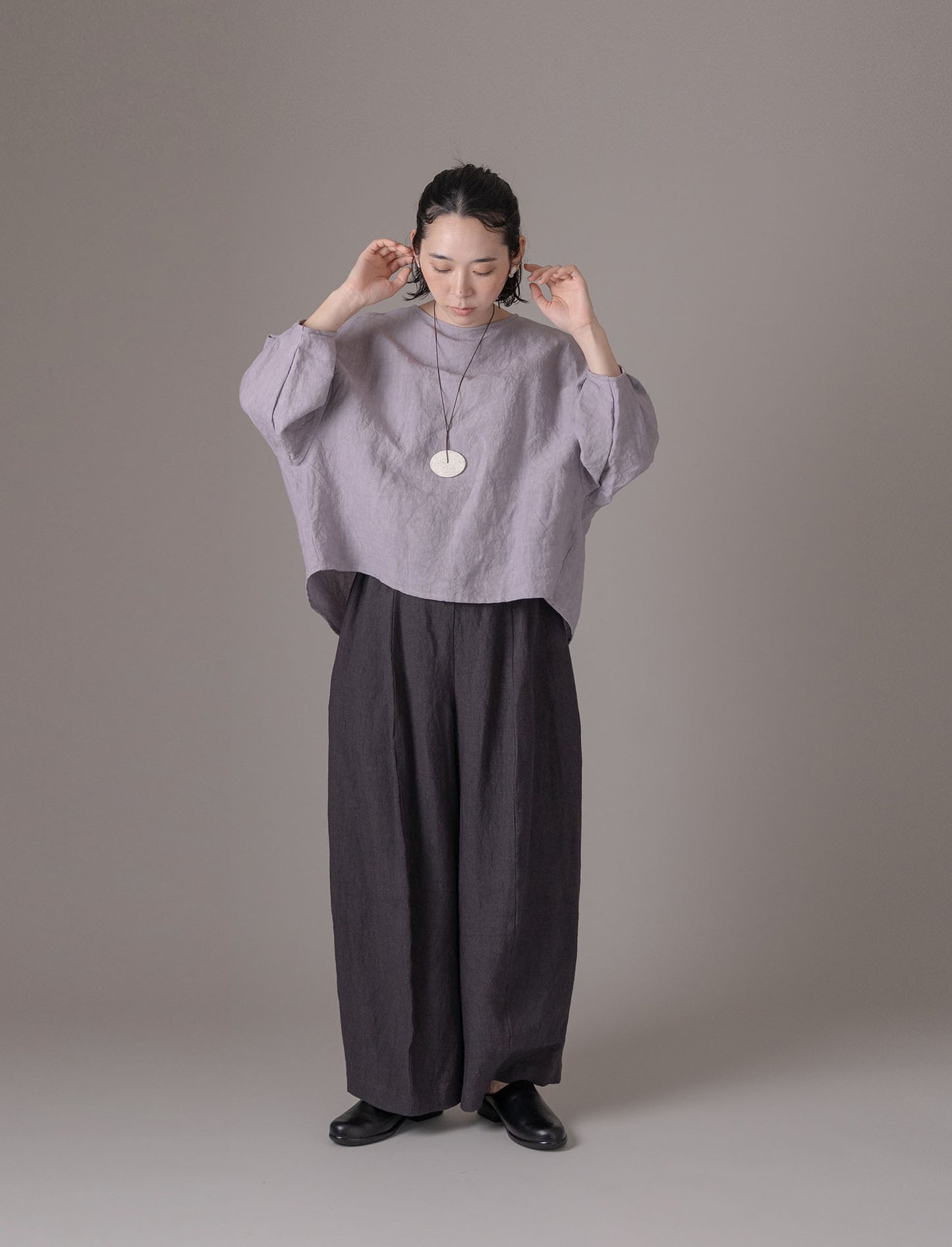 [On sale from 12:00 on Saturday, March 1st] Wide pants / heavy linen twill