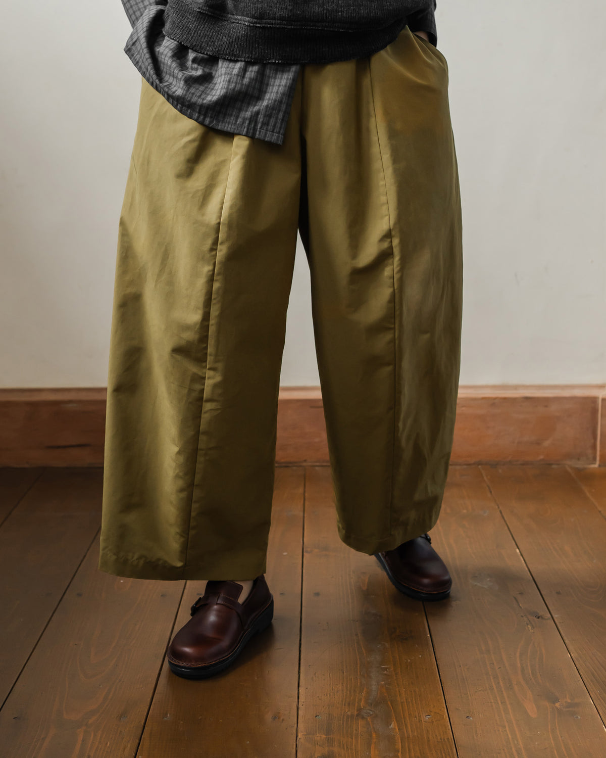 【9月19日発売】ワイドパンツ スムースバックツイル