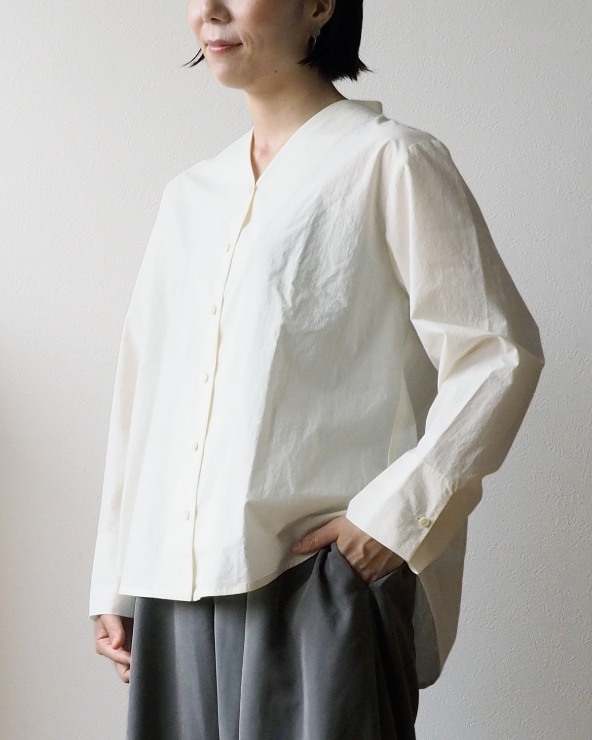 【10月16日発売】料理家・榎本美沙さんとつくるスワンネックシャツ