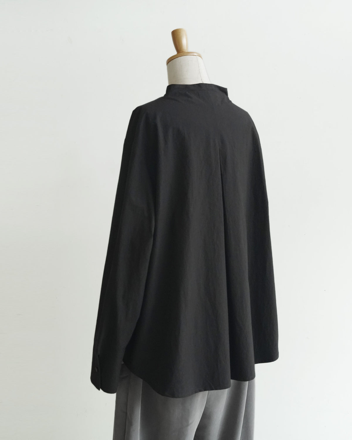 [Available October 17] Kitchen Shirt - Typewriter Cotton