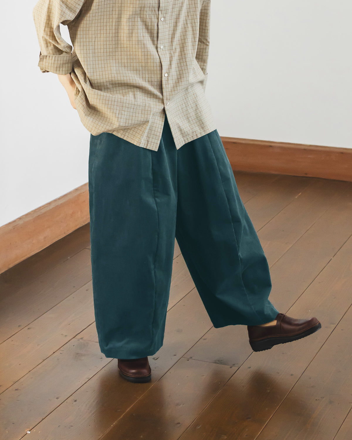 [Available October 24] Corduroy Wide-Leg Pants