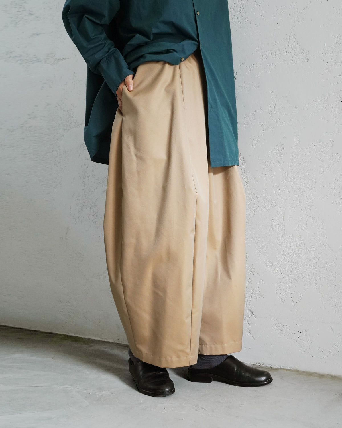 【10月3日発売】ワイドパンツ シャンブレーツイル