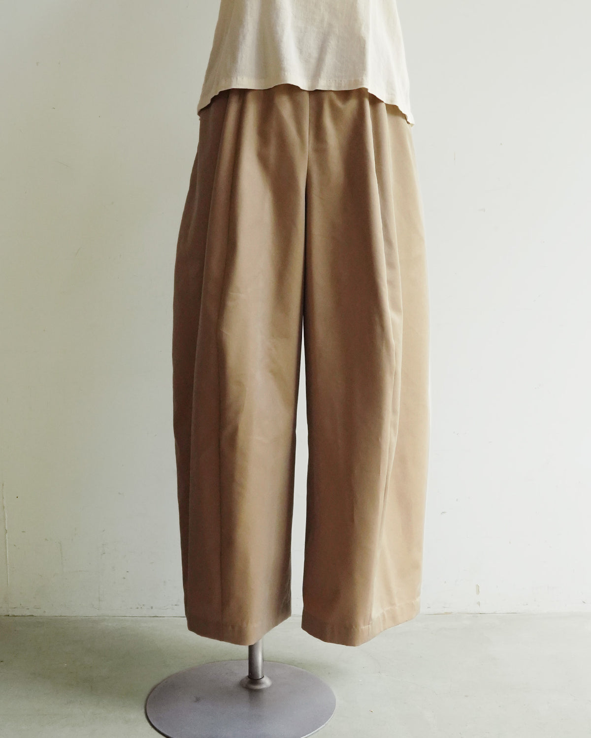 【10月3日発売】ワイドパンツ シャンブレーツイル