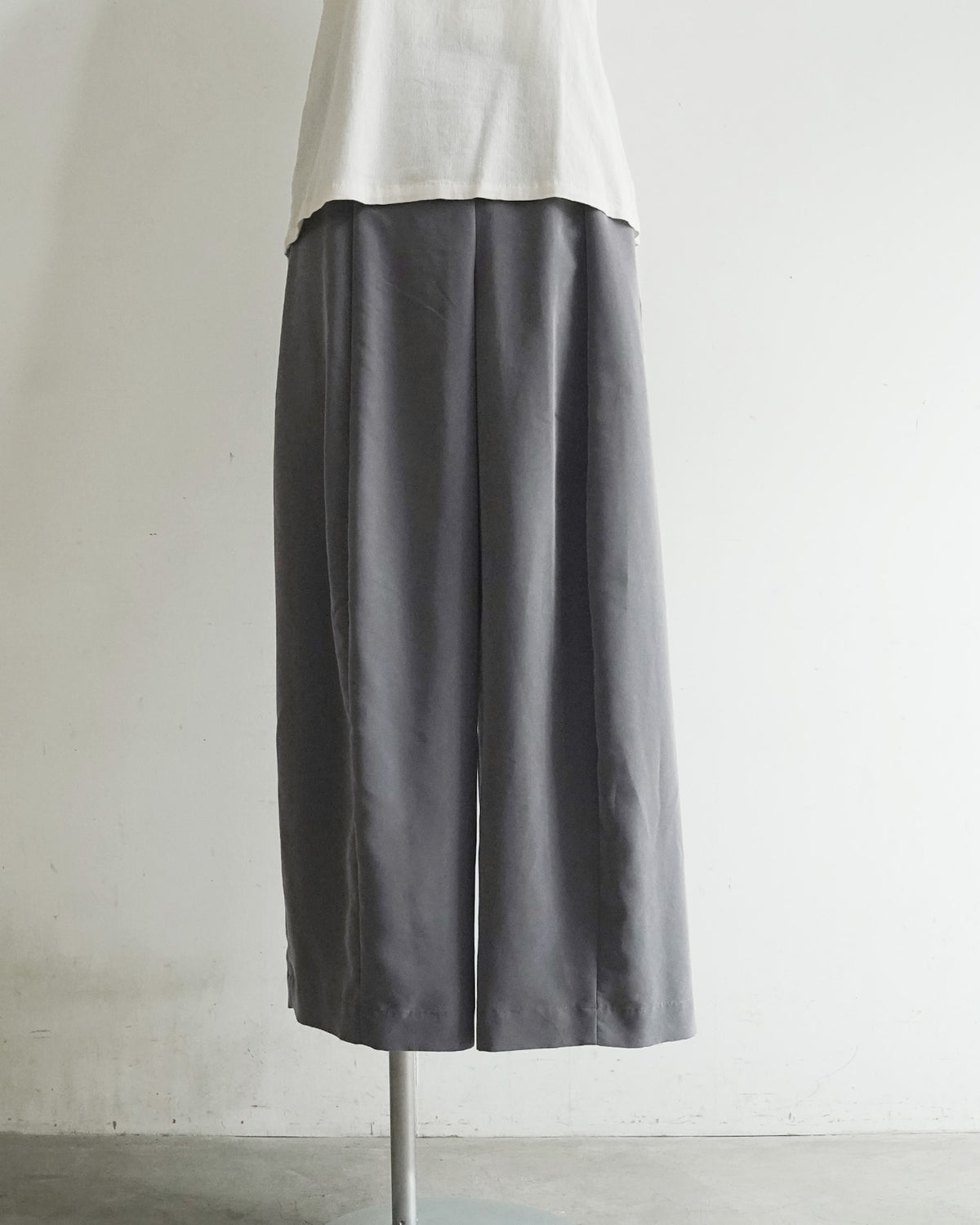 [Available October 17] Smooth Modal Wide-Leg Pants