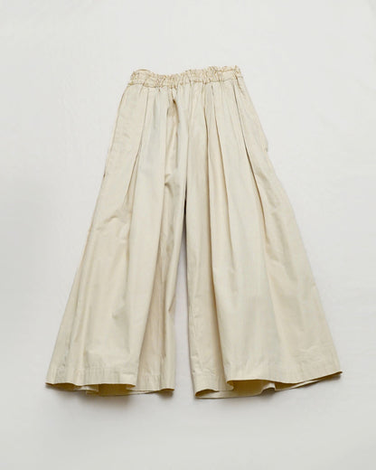 [On sale Saturday, August 8 at 12:00 p.m.] Tuck Pants / Compact Weather