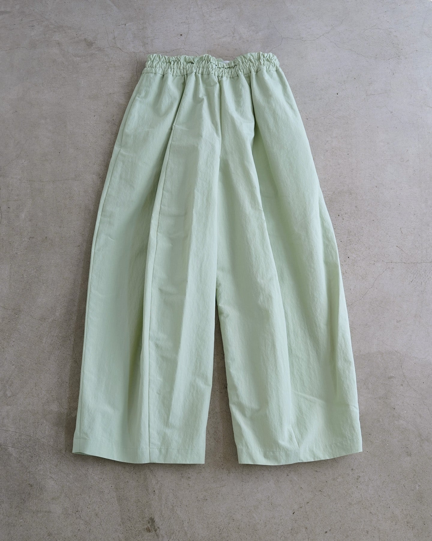 Wide pants/cotton-nylon typewriter