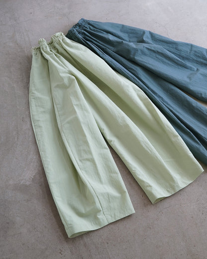 Wide pants / cotton-nylon typewriter