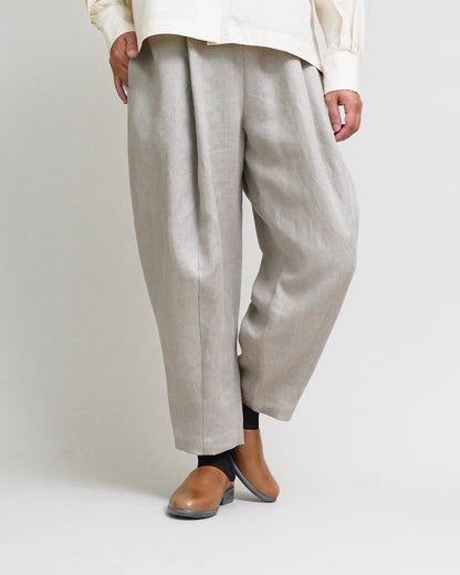 [Available from 12:00 PM on Saturday, September 13th] Tapered Pants / Heavy Linen Twill / Beige