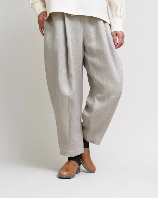 [Available from 12:00 PM on Saturday, September 13th] Tapered Pants / Heavy Linen Twill / Beige