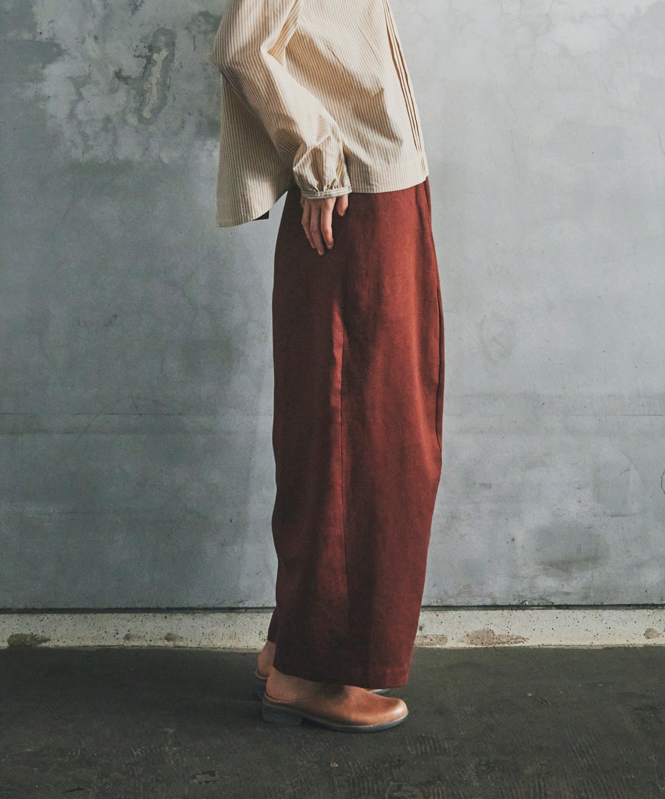 Wide pants in heavy linen twill