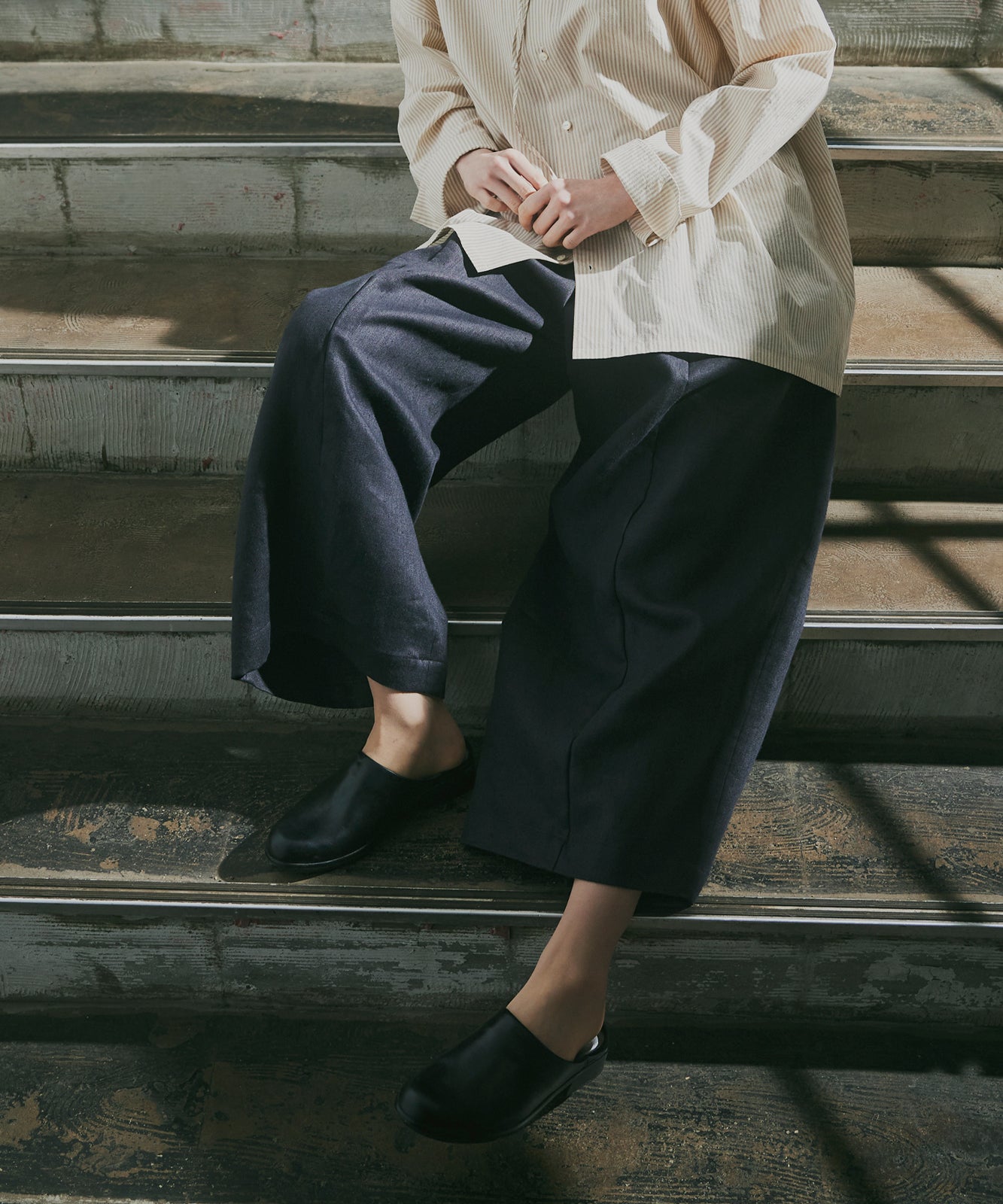 Wide pants in heavy linen twill