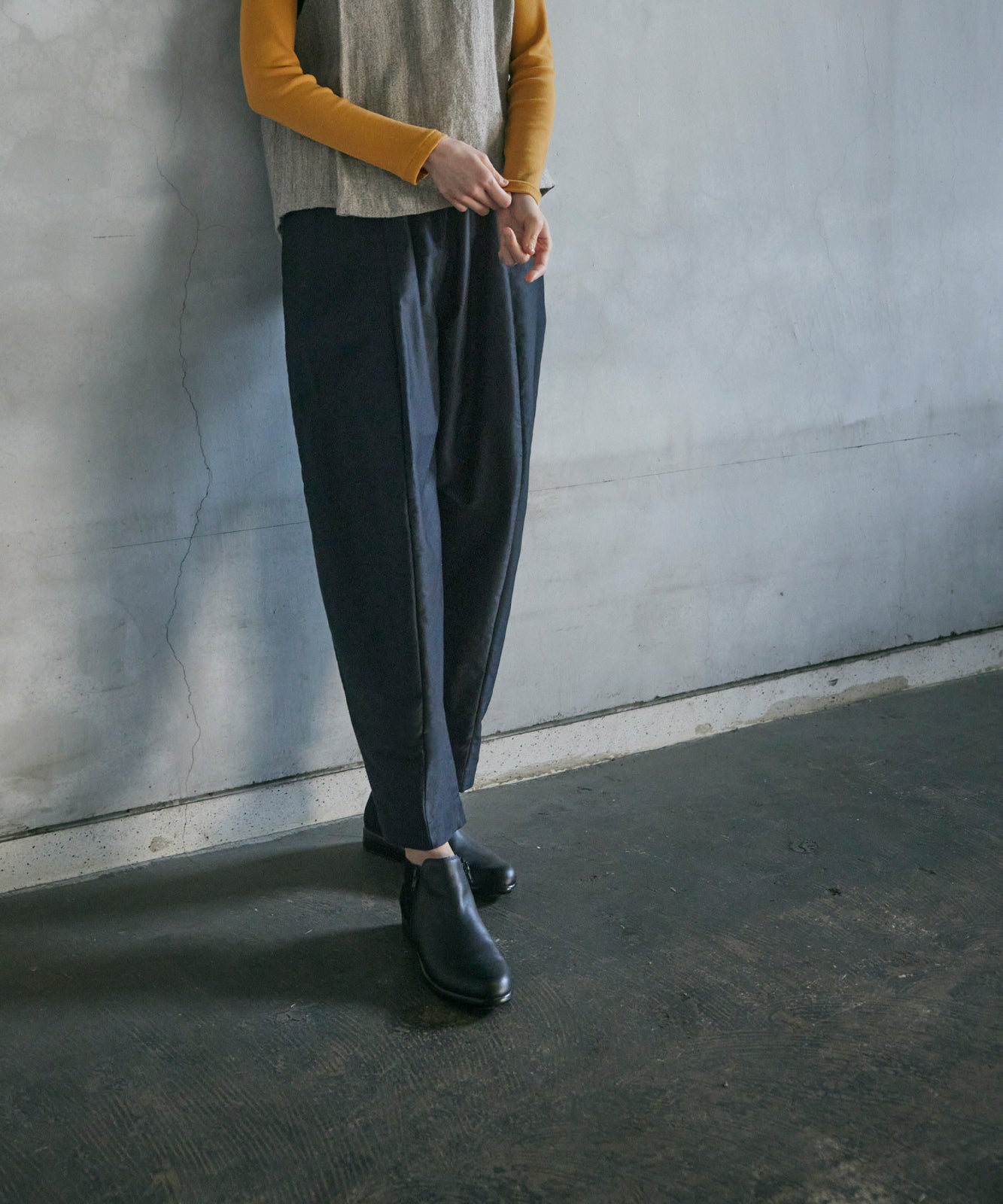 Tapered pants in moleskin 