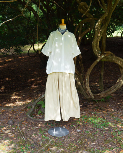 [On sale Saturday, August 8 at 12:00 p.m.] Tuck Pants / Compact Weather