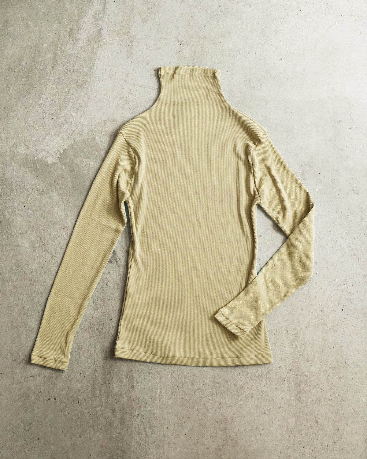【10月3日発売】リブハイネック クリームイエロー